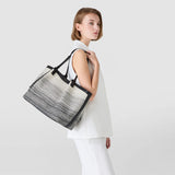 TOTE SECRET IN CANVAS