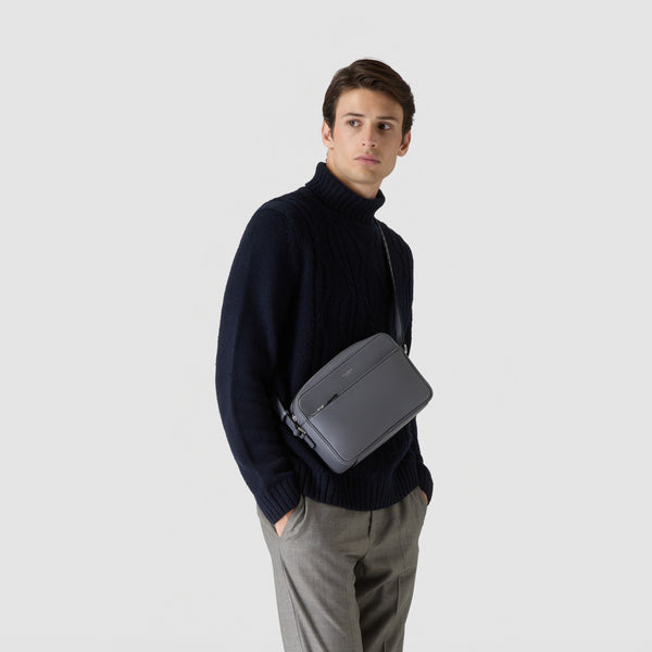East west messenger in cachemire leather - shadow