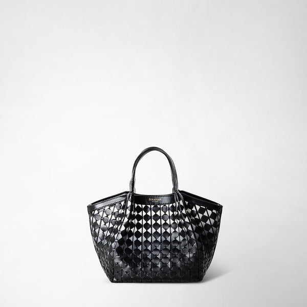 Frontal view: MINI SECRET BAG IN MOSAICO shows a small, black woven leather bag with two handles, featuring a geometric pattern and the text &#39;SERAPIAN MILANO&#39; on the front.