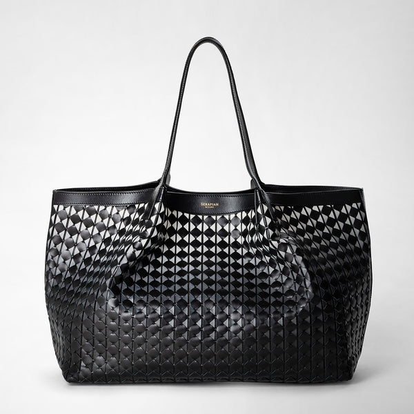 Frontal view: SECRET TOTE BAG IN MOSAICO in black handwoven Mosaico nappa leather with geometric pattern, two long handles, and subtle SEAPARIAN embossing at the top.