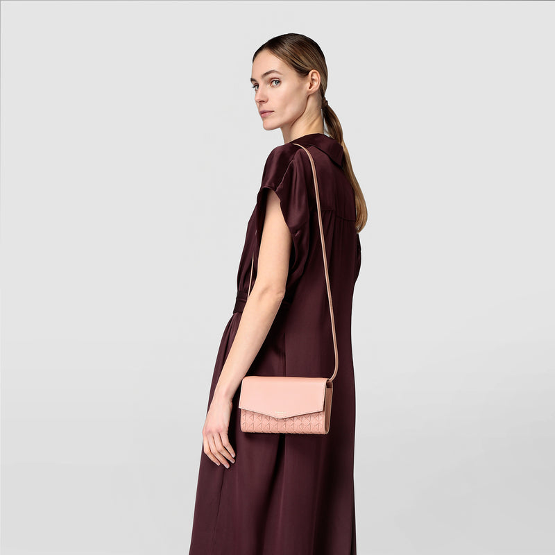 Pochette avec bandoulière en mosaico - blush