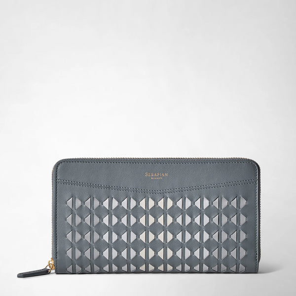 Frontal view: ZIP-AROUND WALLET IN MOSAICO shows a gray nappa leather wallet with woven geometric Mosaico pattern, gold zipper, and &#39;SERAPIAN MILANO&#39; text in gold at the top center.