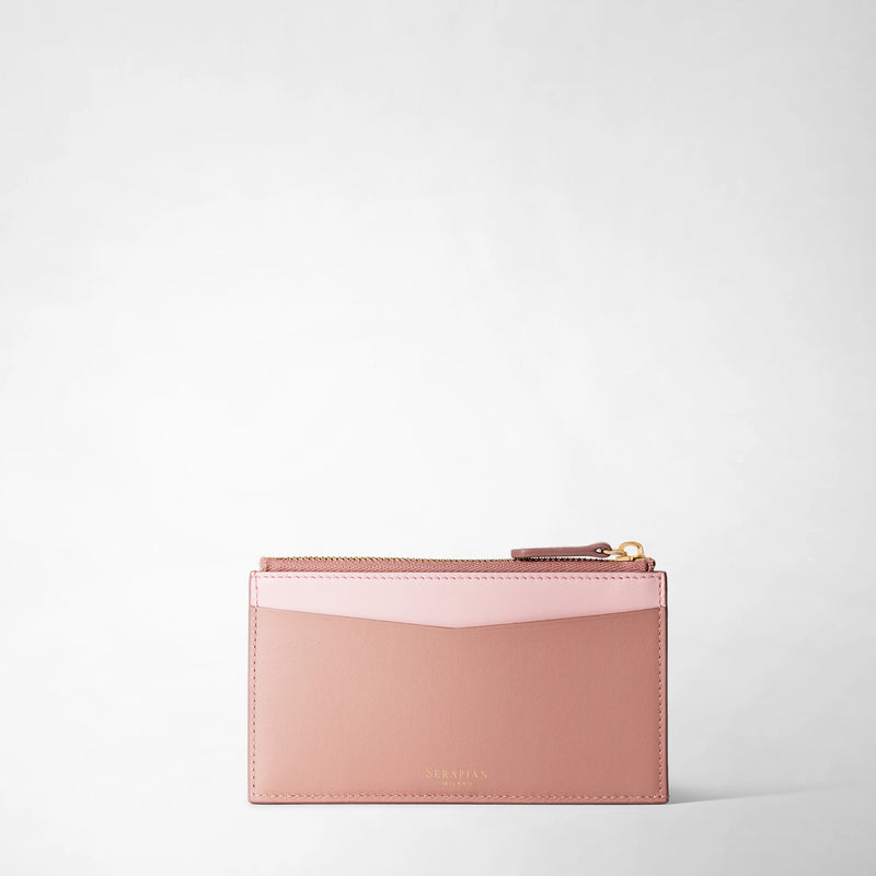 Frontal view: ZIP CARD CASE IN MOSAICO displays a blush pink leather card case with a top zipper and front card slot, subtle gold &#39;SERAPIAN&#39; branding near the bottom.
