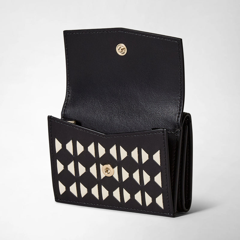 Side view: MINI TRI-FOLD WALLET IN MOSAICO displayed open, showing its black and off-white geometric woven pattern on the front with a gold snap closure.