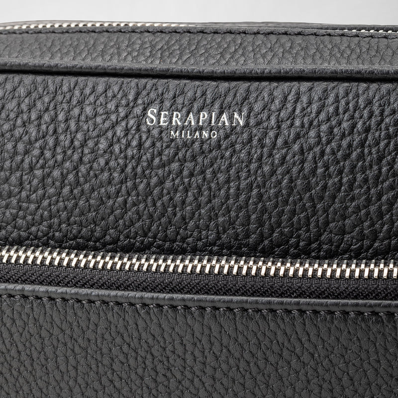 Double zip washbag in cachemire leather - black