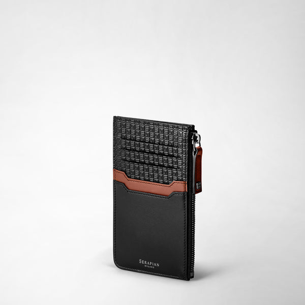 Front view: ZIP CARD CASE IN STEPAN 72 stands upright, made of black Stepan canvas with Cuoio leather detail, visible card slots, side zipper.